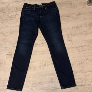 Universal Thread womens mid rise skinny jeans size 10/30